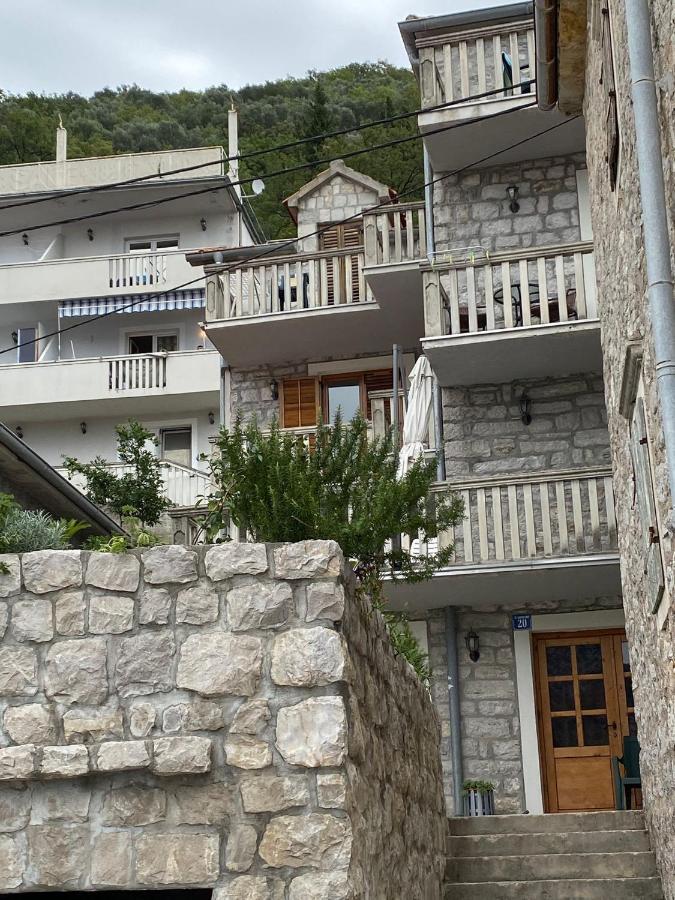 Apartment Aleksandar Tivat Exterior foto