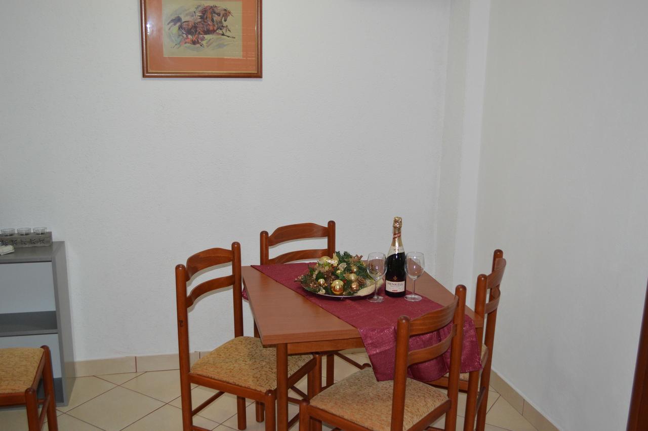 Apartment Aleksandar Tivat Exterior foto